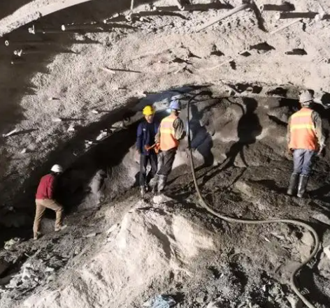 涉县拱顶带模注浆料的施工流程及注意事项